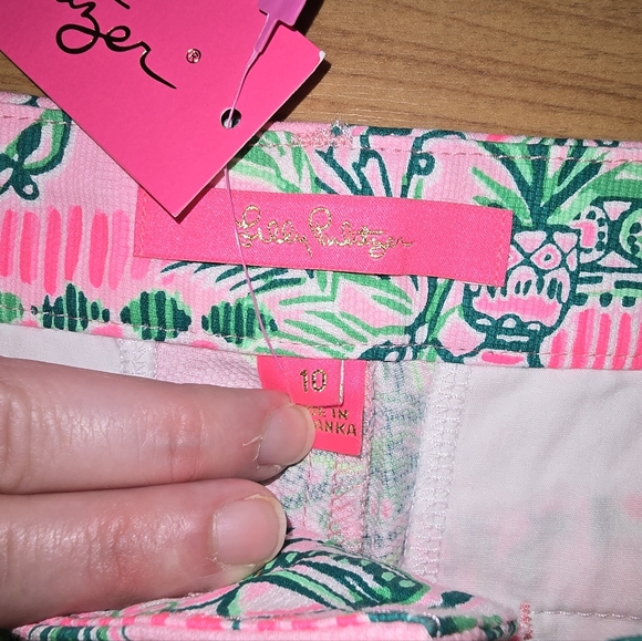 Lilly Pulitzer Tropical Print Women Shorts NWT Sz10 - Picture 9 of 10